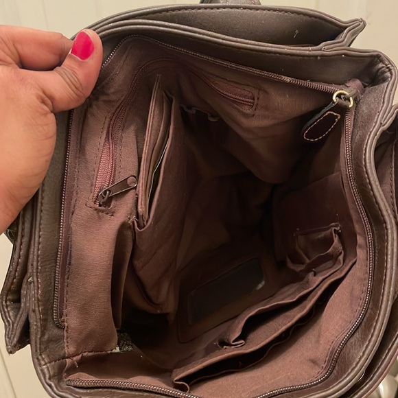 Carriage House genuine leather, please check all picture of condition - Picture 17 of 17